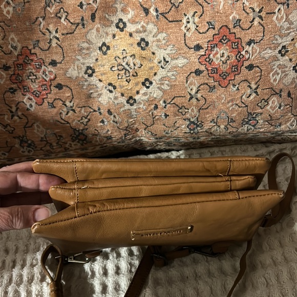 Lucky Brand Leather wristlet/ Crossbody Bag - Picture 4 of 11